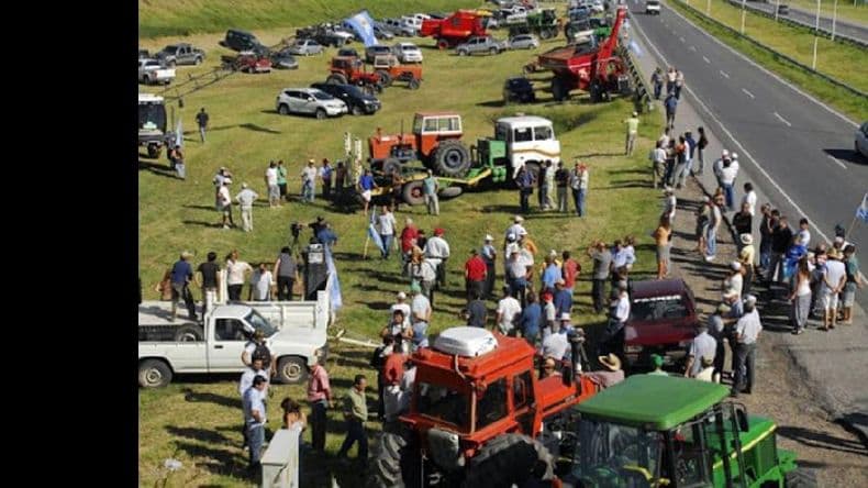 "Tractorazo" en San Nicolás: presión a la Mesa de Enlace