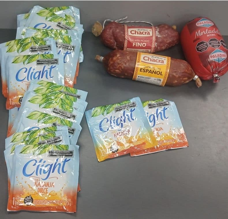 Aprehendieron a dos jóvenes con mercadería que intentaban robar en un supermercado de la Peatonal San Nicolás