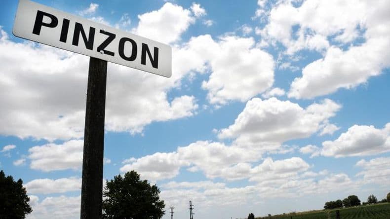 En Pinzón una mujer agredió con el rebenque a otra por hablar mal de ella