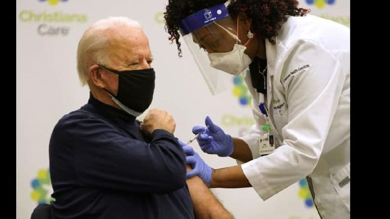 Joe Biden recibe la vacuna contra el coronavirus de Pfizer