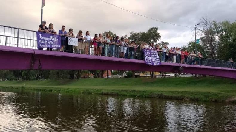 Reflexionando y rechazando las acciones de odio hacia las mujeres, se conmemoró un nuevo 25N