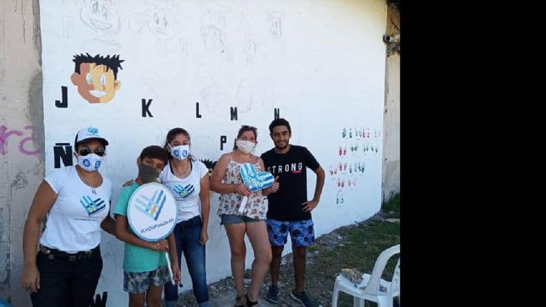 Primero de muchos: pintaron un mural de Lengua de Señas en el Parque Belgrano