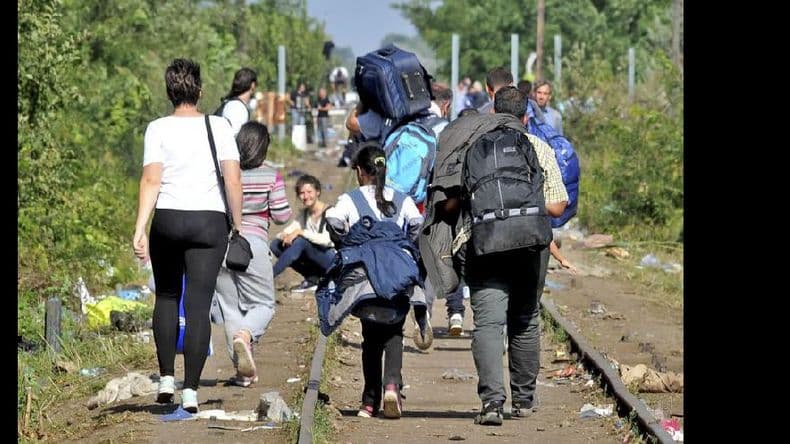 Refugiados: Hungría cerró su frontera con Serbia