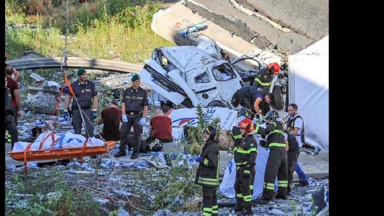 Una treintena de muertos por la caída de un puente en una autopista de Italia