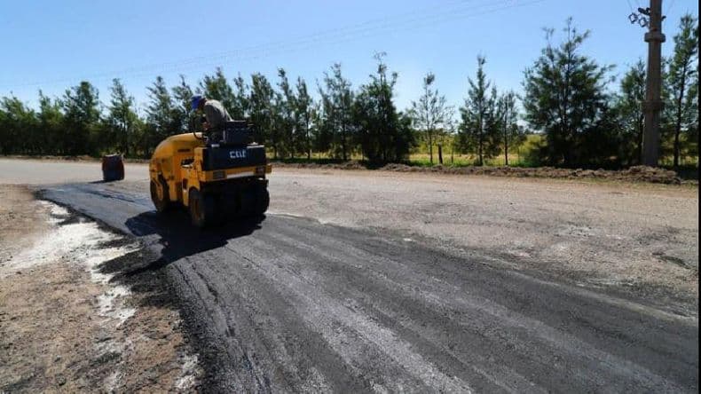 Realizan en Ocampo obras de bacheo en el acceso y colocan luminarias LED