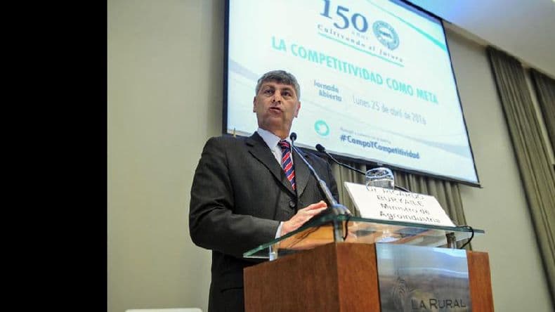 Buryaile: 2017 será el año para debatir una ley sobre semillas