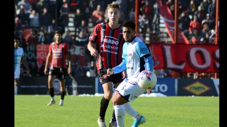 Douglas y Racing en una tarde de buen fútbol y un empate sin goles