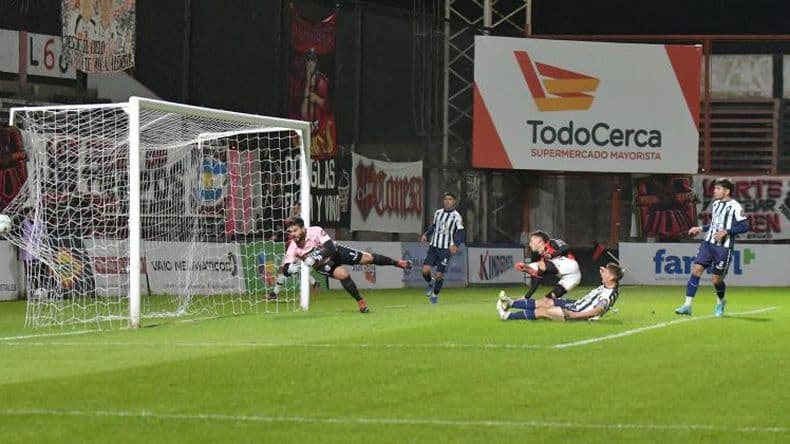 Douglas Haig volvió a ganar y se escapa en la punta