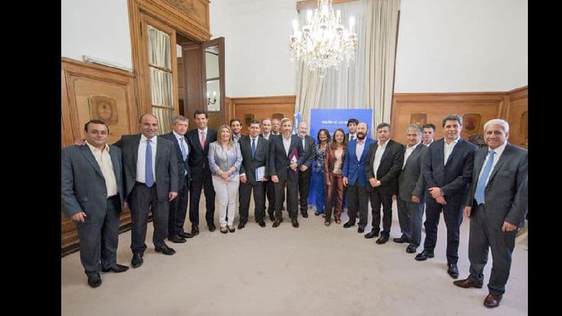 El Gobierno cedió en parte ante los gobernadores en medio de la puja con el PJ