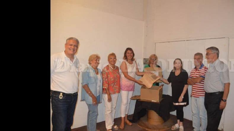 Donación de la Casa de la Cultura de antiguos ejemplares de LA OPINION