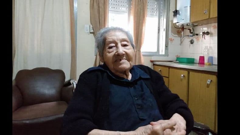 A poco de cumplir cien años, una jovialidad admirable