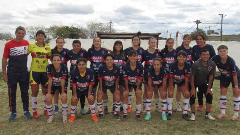 San José goleó y quedó a dos puntos del líder Juventud en el torneo de fútbol femenino