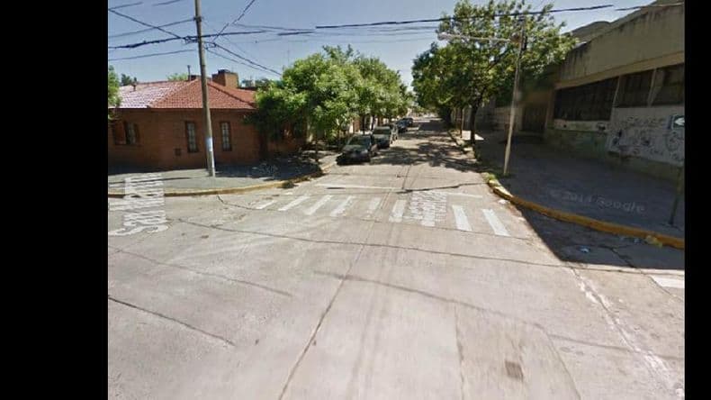 Un joven está grave luego de chocar en moto contra una camioneta