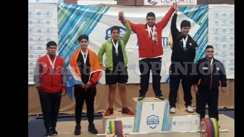Santiago Escalera, medalla de plata en los Juegos Evita en levantamiento de pesas