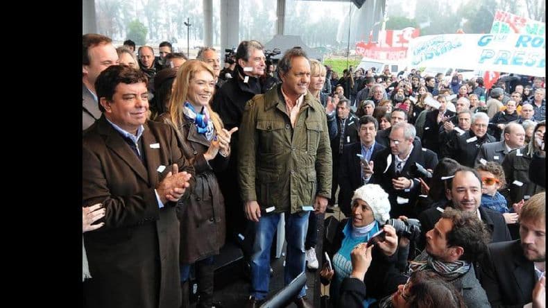 Scioli encabezó una caravana por el Conurbano con Domínguez y Espinoza