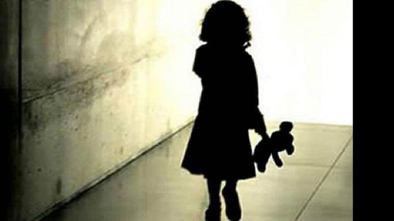 El profesor que abusó de su hijastra fue condenado a tres años de prisión en suspenso
