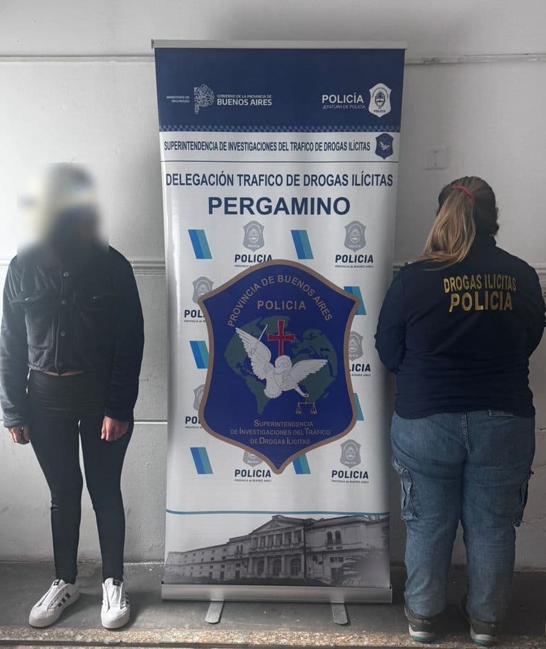 Se entregó una mujer prófuga por venta de drogas al menudeo, tras los allanamientos en el barrio Jorge Newbery