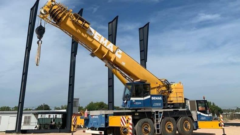 Signos de avances: montaron nuevamente la estructura del micro estadio municipal