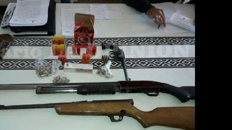 Secuestraron armas y municiones en una casa del barrio Santa Inés