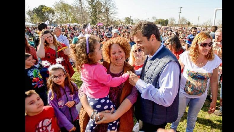 Para Massa, “la gestión de Scioli se saca un cero”