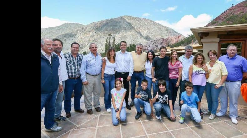 Sergio Massa se mostró ayer con los precandidatos de la UCR y el peronismo