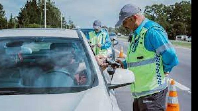 Tránsito: adulterar o tapar patentes se considera una grave infracción de tránsito