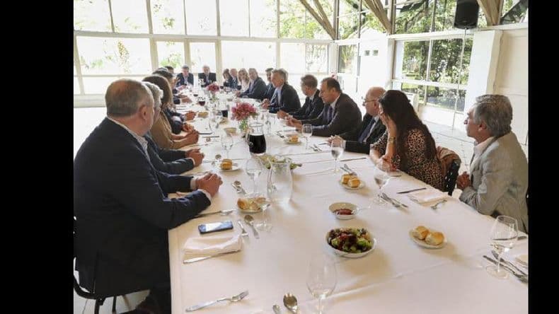 Macri les dijo a sus senadores que tomará las medidas necesarias