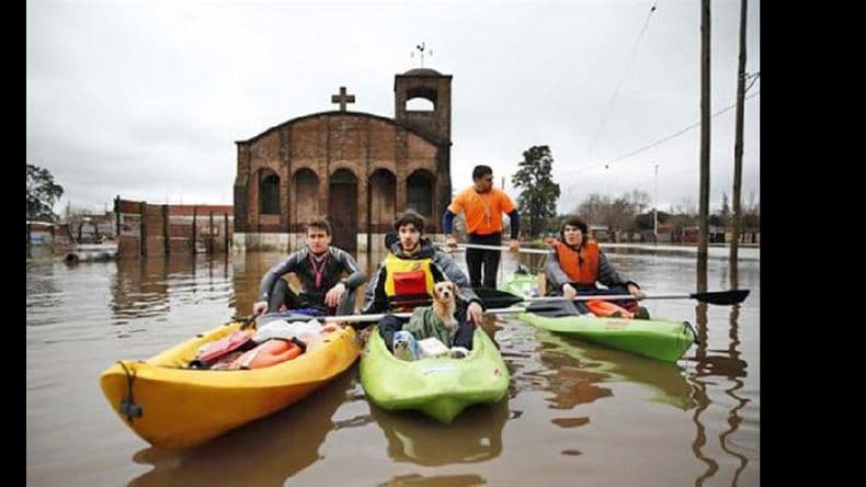 Cáritas Argentina trabaja junto a las familias afectadas por la inundación