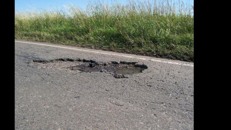Mientras se espera por la autopista, se deterioran otras rutas en el Partido