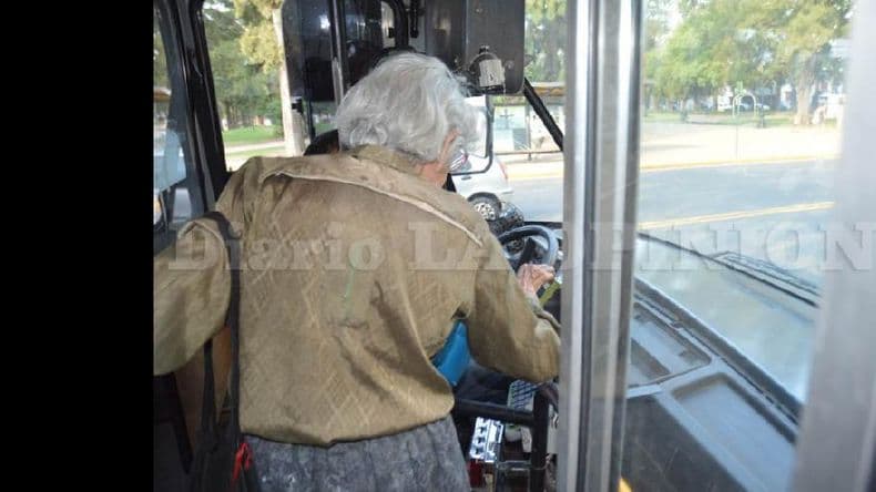 Llan de Rosos y Reynoso fundamentaron sus posturas sobre la suba de las tarifas de colectivo