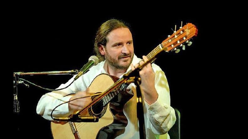 Se presenta el cantautor y músico jujeño José Simón