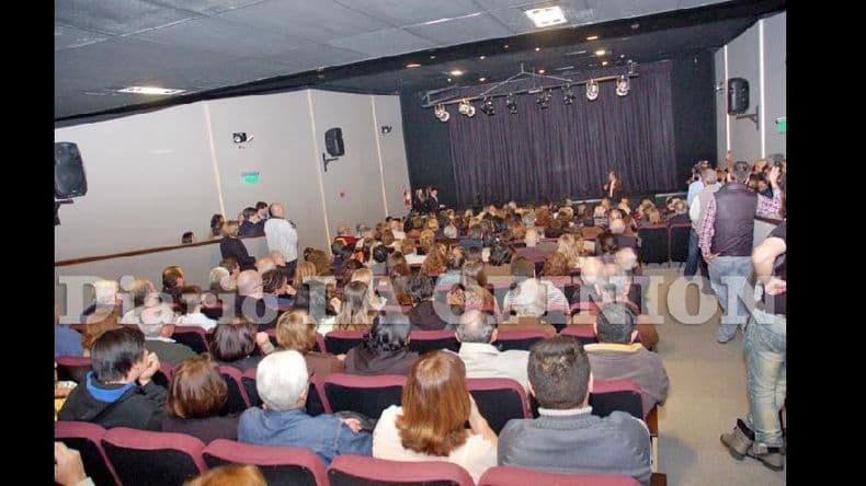 Pretenden cobrar un canon por el uso de dos salas municipales
