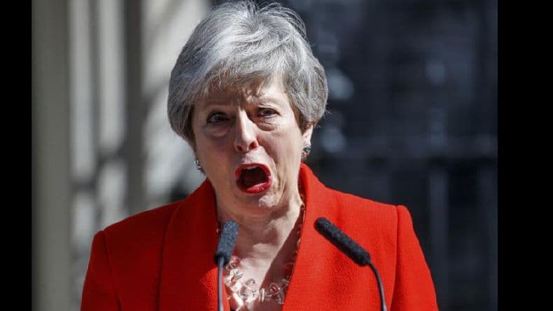 May renunció, derrotada por un Brexit imposible