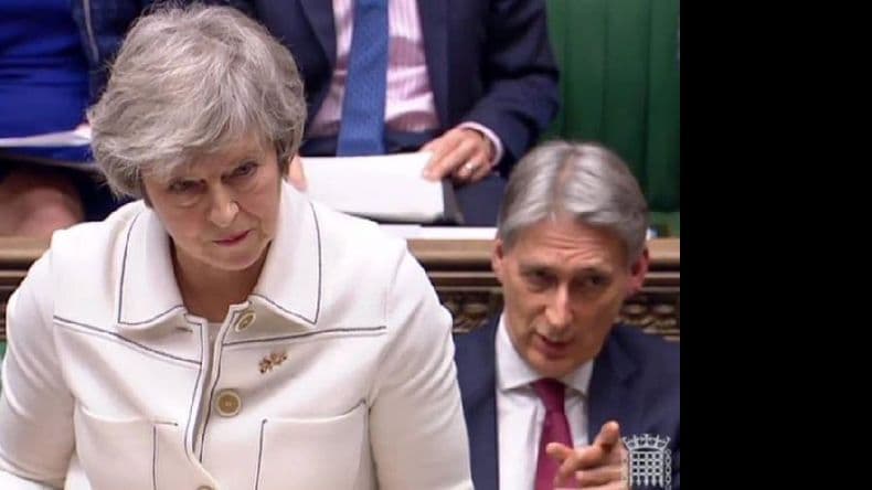 Theresa May exhortó a los diputados a que reconsideren el rechazo a su plan de Brexit