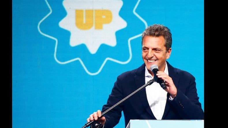 El Gobierno se alinea detrás de Massa, que prepara medidas para paliar la devaluación