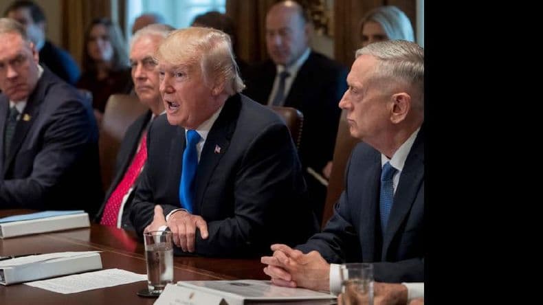 Trump celebra su promesa cumplida: reducir los impuestos