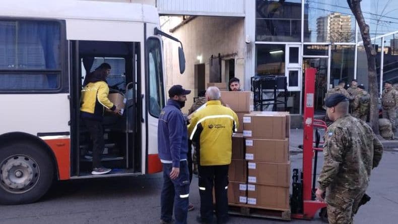 Distribuyeron ayer las urnas para evitar demoras en la apertura de las elecciones