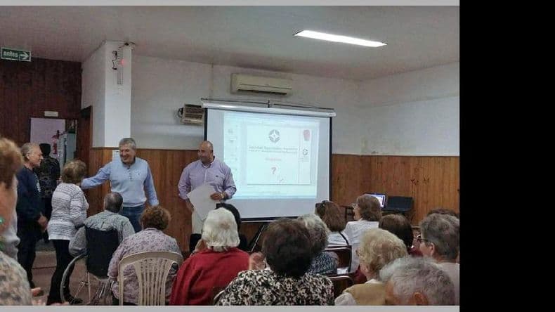 Charla sobre ACV en la Casa Socorrense