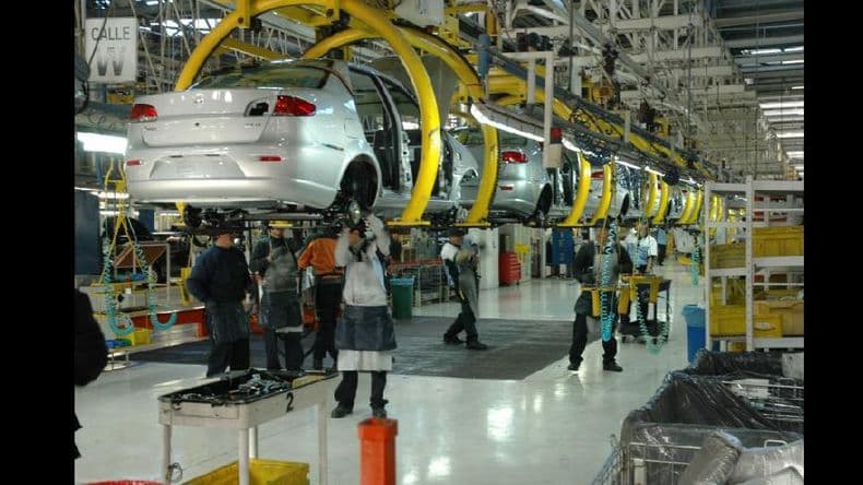 Para el Gobierno la industria crecerá un 3% este año