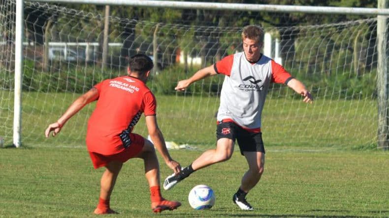 En Douglas, Biazotti evalúa definir el mismo once para recibir a Gimnasia