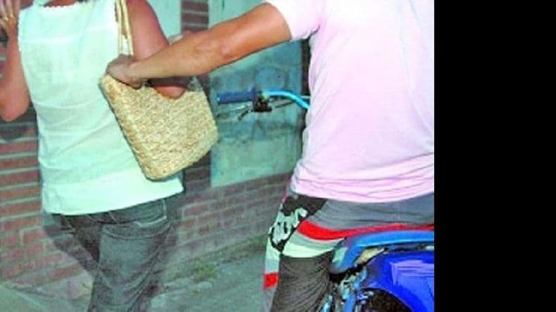 Un productor rural evitó un asalto y una mujer sufrió una fractura en un arrebato