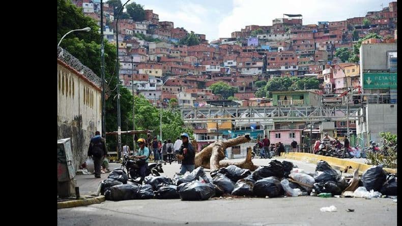 Un muerto en los disturbios en Venezuela durante la huelga contra la Constituyente