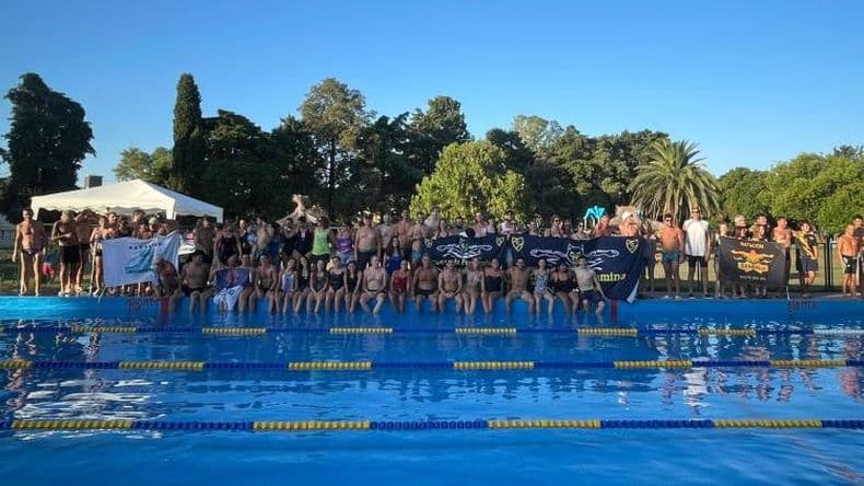 Las seis horas de nado reunieron a deportistas de equipos de clubes de la región