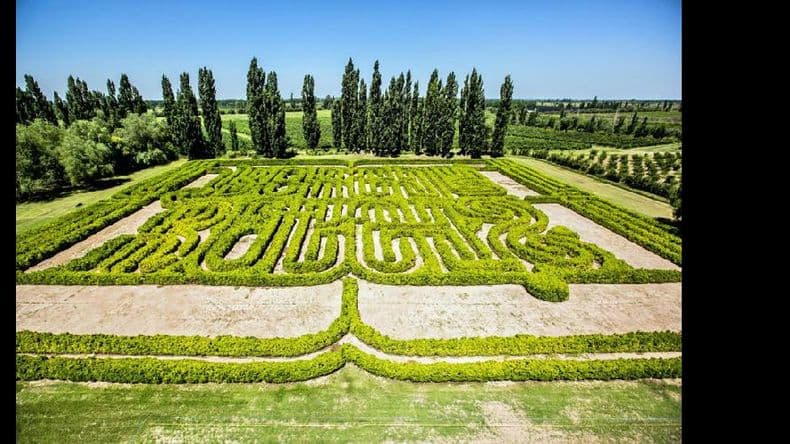 Reabren el Laberinto de Borges en San Rafael, con nuevos servicios y torre panorámica