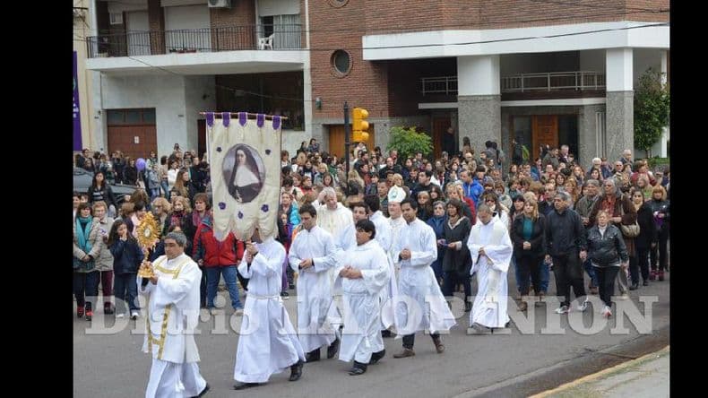 La feligresía renovó su devoción por Crescencia, la beata pergaminense
