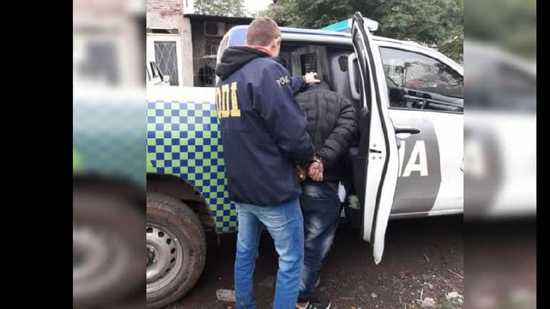 Detienen a un padre y a sus dos hijos por lesiones graves, daño y amenazas