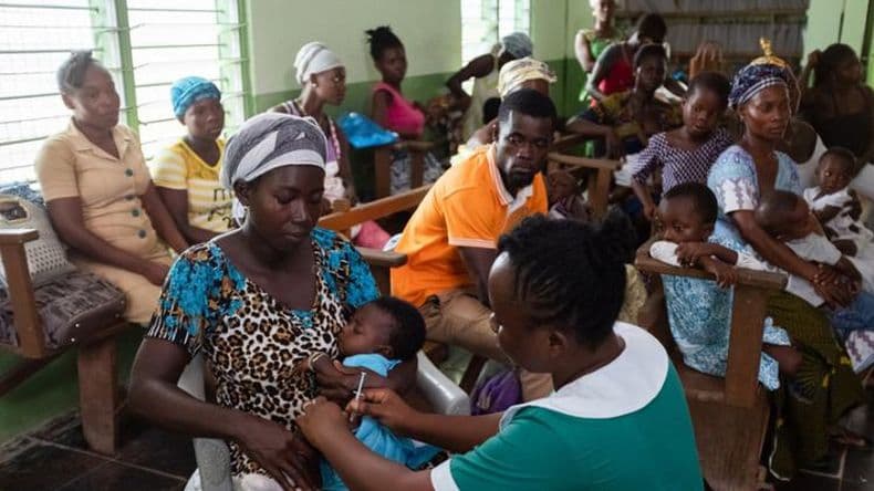 La OMS aprobó el uso de la primera vacuna contra la malaria
