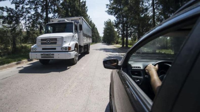 Fin de semana extra largo: 10 consejos para salir a la ruta