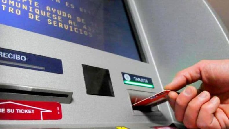 Naftas, alquileres, prepagas y más: las subas que llegan en noviembre y golpean el bolsillo