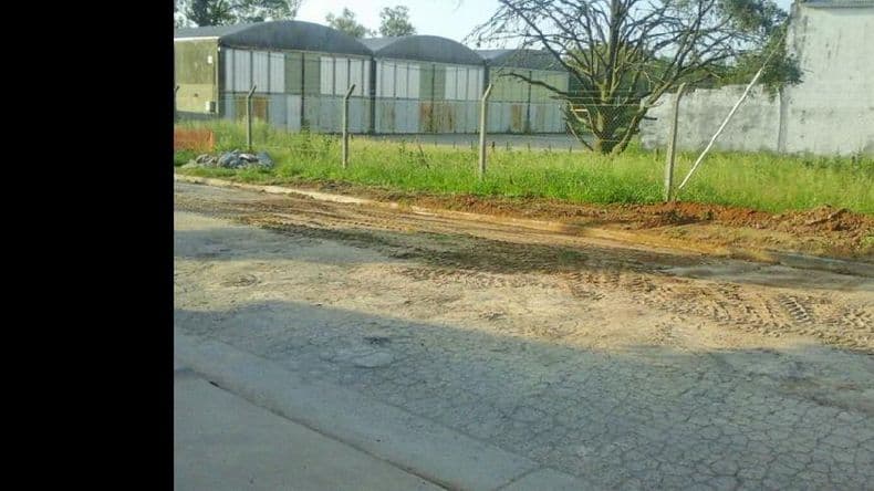 Reclamos por el estado de las calles en los barrios Kennedy y Cámara de Comercio